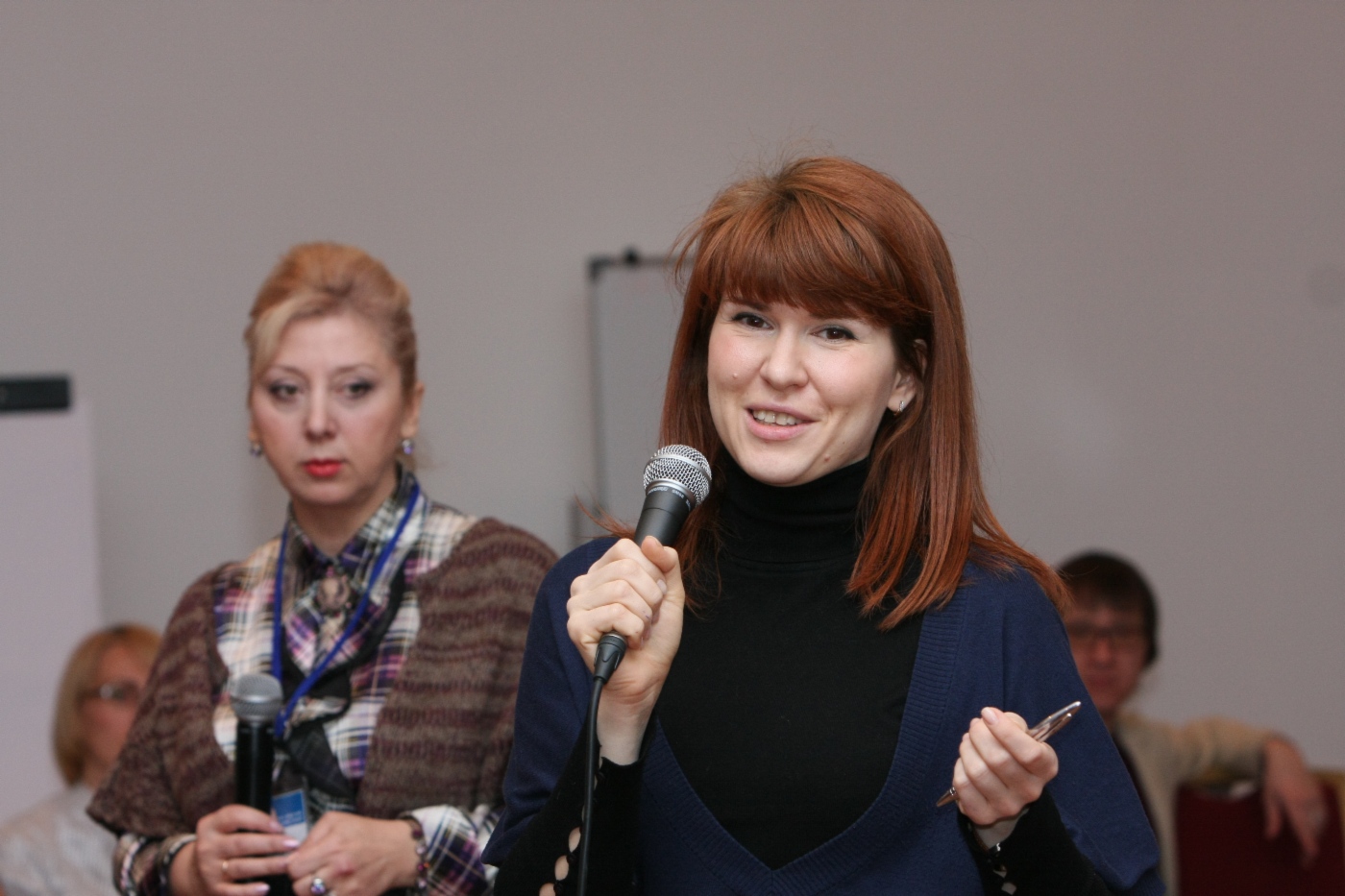 Участник семинара Евгения Слесаренко (справа, ООО «Газпром трансгаз-Кубань»)