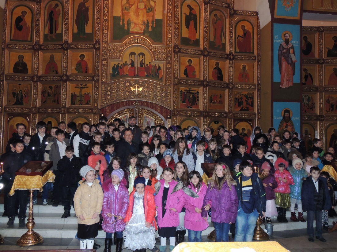 Более пяти тысяч детей получили подарки к Новому Году и Рождеству от ООО «Газпром ПХГ»