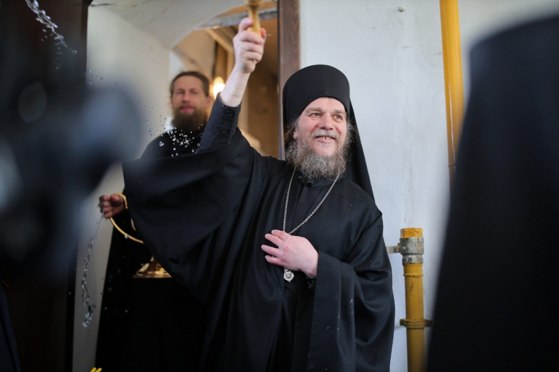 В монастыре