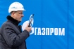 Александр Бабаков дает разрешение на пуск станции в работу