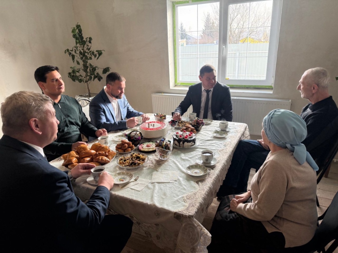Участники мероприятия в доме потребителей
