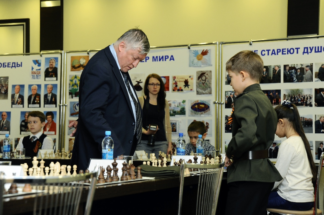 Сеанс одновременной игры от Анатолия Карпова
