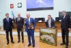 В честь юбилея генеральный директор ООО «Газпром трансгаз Уфа» Шамиль Шарипов от имени коллективов работников предприятий ассоциации «Газпром» в Башкортостане» подарил картину с изображением главного корпуса вуза