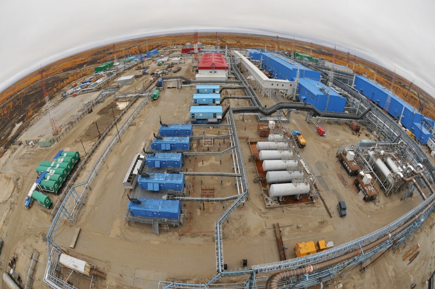 Площадка промысла установки комплексной подготовки газа №2В Заполярного месторождения 