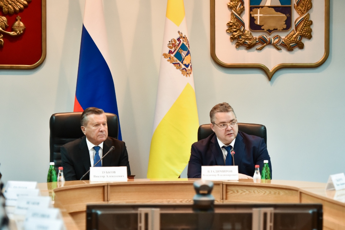 В Ставрополе Виктор Зубков и Губернатор Ставропольского края Владимир Владимиров провели совещание по вопросам укрепления платежной дисциплины потребителей Ставропольского края