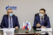 Генеральный директор ООО «Газпром трансгаз Саратов» Владимир Миронов и ректор СГТУ имени Ю. А. Гагарина Олег Афонин обсуждают детали соглашения