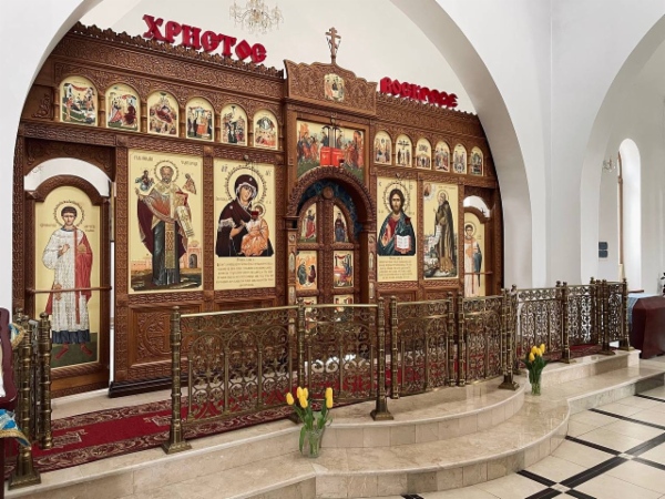Убранство храма Иверской иконы Божьей матери