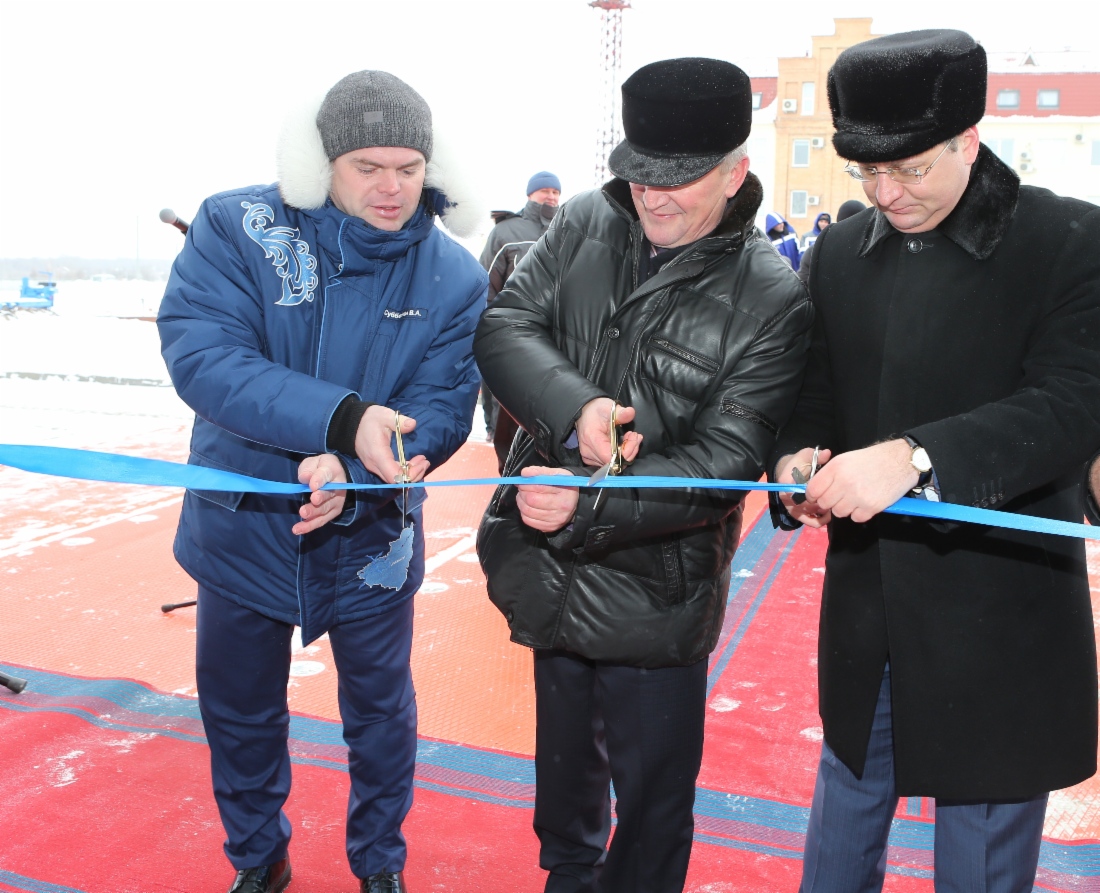 (слева направо) Генеральный директор ООО «Газпром трансгаз Самара» Владимир Субботин, глава администрации муниципального района Волжский Самарской области Александр Баландин, руководитель управления развития кадровых ресурсов Министерства труда, занятости и миграционной политики Самарской области Александр Дорофеев (слева направо) Генеральный директор ООО «Газпром трансгаз Самара» Владимир Субботин, глава администрации муниципального района Волжский Самарской области Александр Баландин, руководитель управления развития кадровых ресурсов Министерства труда, занятости и миграционной политики Самарской области Александр Дорофеев