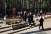 Юные футболисты во время возложения цветов в мемориальном комплексе «Сестрорецкий рубеж»