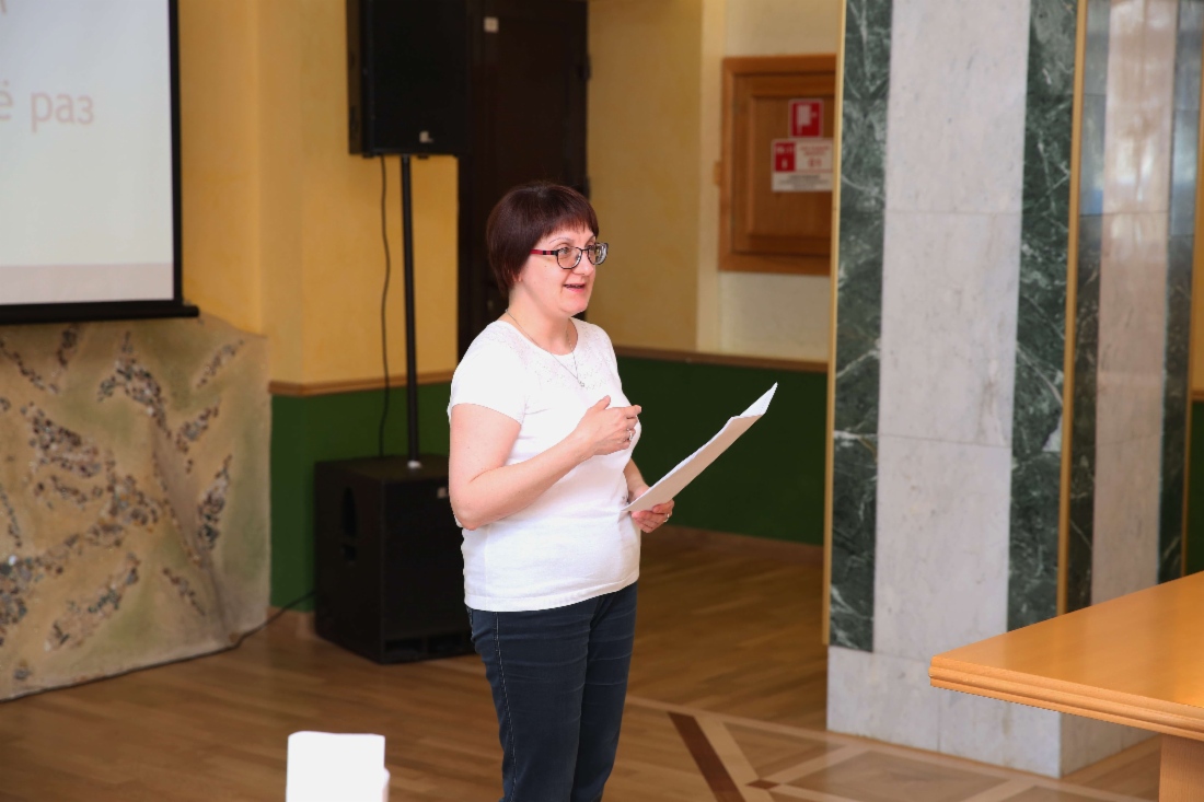 Текст диктанта читает Марина Селиванова