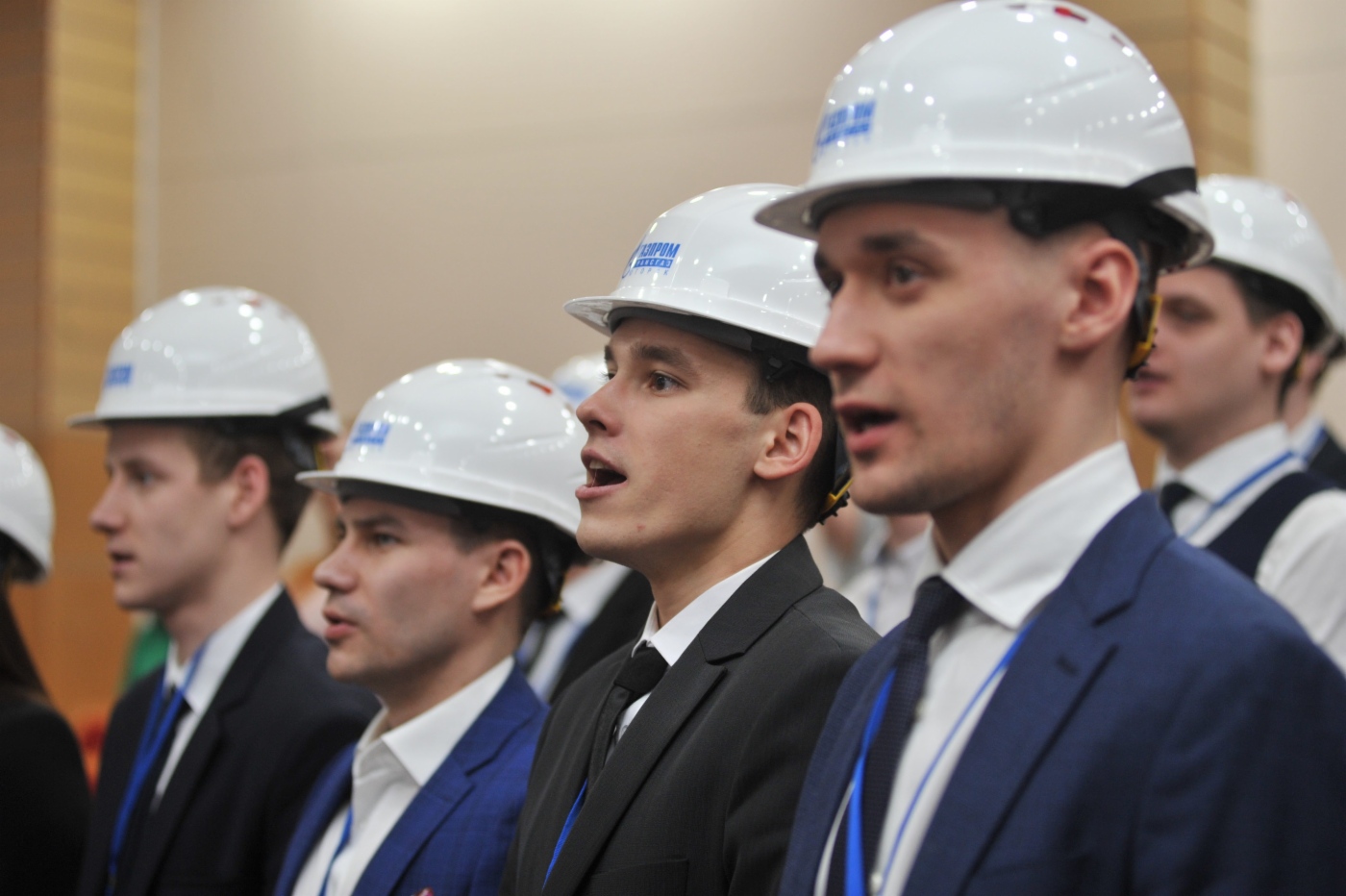 Участниками церемонии посвящения в газовики стали 92 молодых специалиста из 35 филиалов ООО «Газпром трансгаз Югорск»