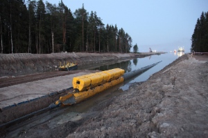Протаскивание нитки газопровода на берег