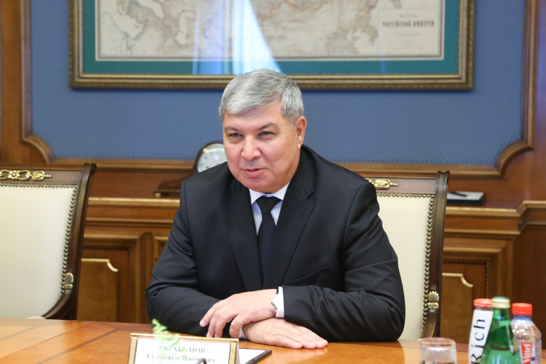 Заместитель Премьер-министра Республики Узбекистан Гуломжон Ибрагимов во время рабочей встречи с Алексеем Миллером