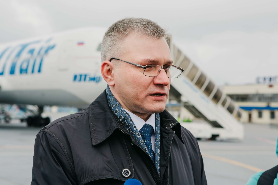 Директор Сургутского ЗСК Андрей Дорощук на презентации именного самолета