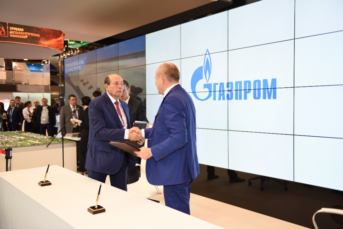 В рамках VII Петербургского международного газового форума Председатель Правления Государственной компании «Российские автомобильные дороги» («Автодор») Сергей Кельбах и Виталий Маркелов подписали Соглашение о сотрудничестве по созданию газозаправочной инфраструктуры на строящейся в Москве и Московской области Центральной кольцевой автомобильной дороге