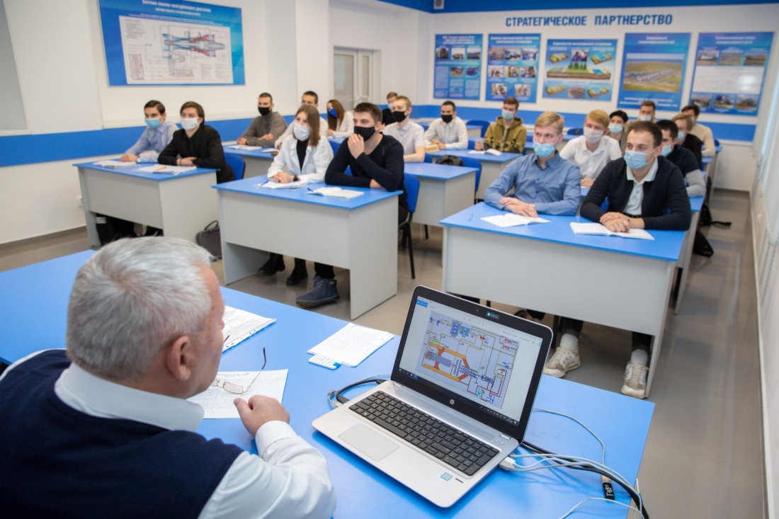 Именной лабораторный комплекс ПАО «Газпром» предназначен для будущих машинистов технологических процессов