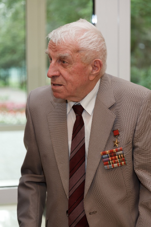 Анатолию Ивановичу Сафронову — 90!