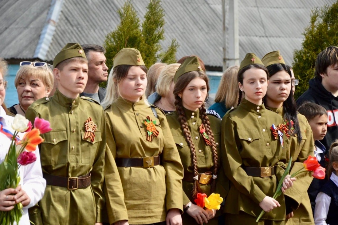 Торжественная церемония зажжения Вечного огня в селе Ершичи