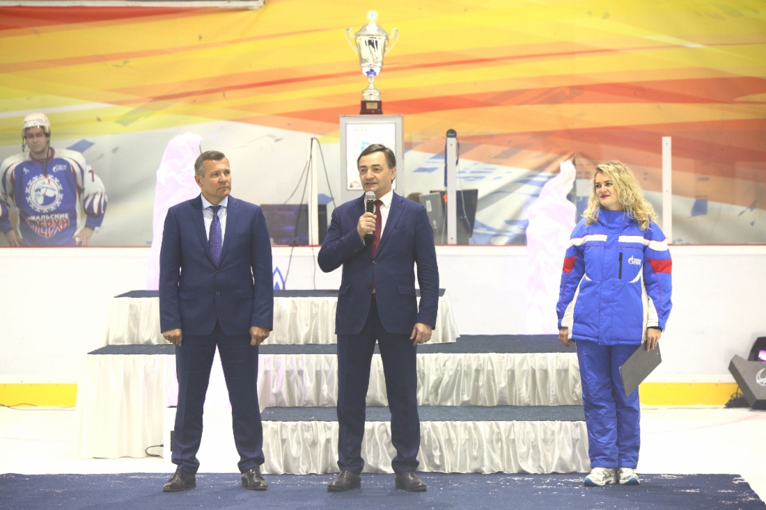 Спортсменов и болельщиков приветствовали генеральный директор ООО «Газпром добыча Ноябрьск» Игорь Крутиков и председатель ОППО «Газпром добыча Ноябрьск профсоюз» Иван Самборский