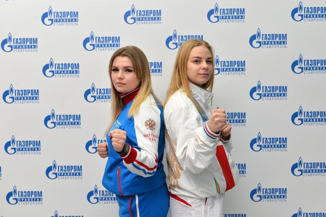 Спортсменки клуба Алена Новацкая (слева) и Магдалина Черниенко (справа)