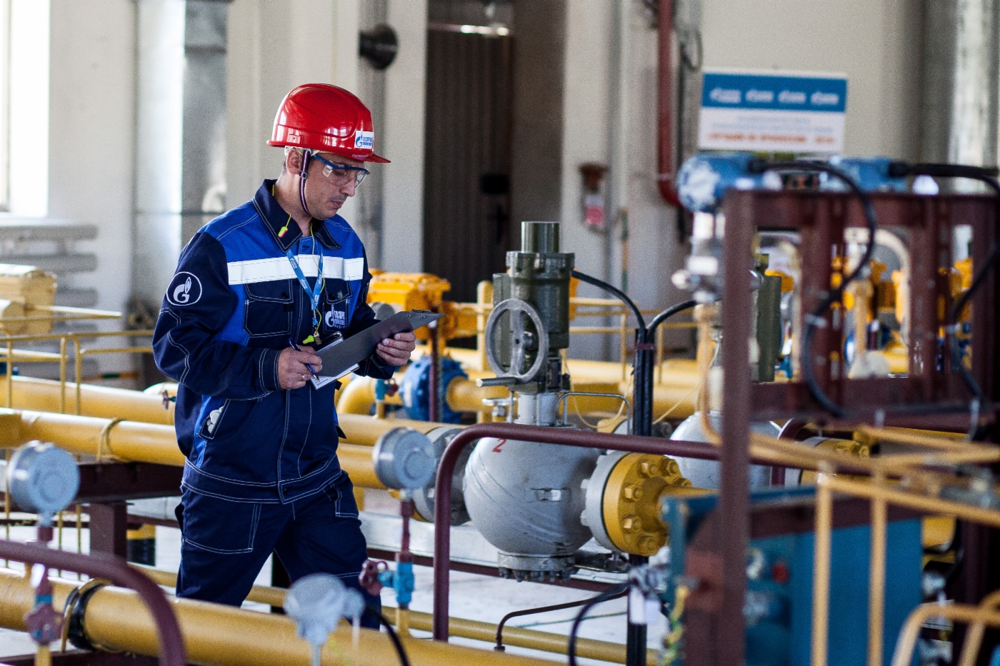 С проверкой оператор по добыче нефти и газа