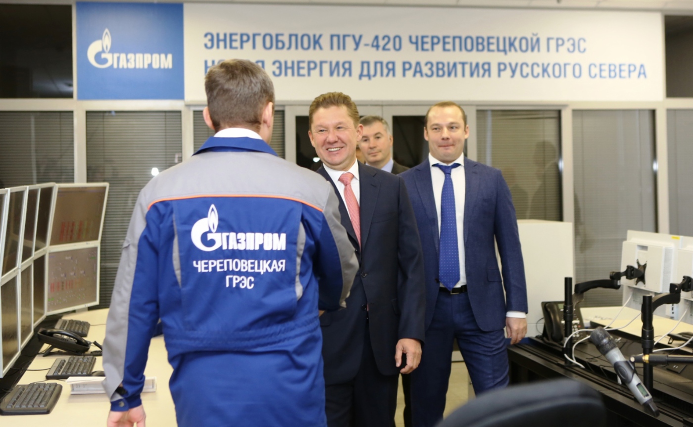 Алексей Миллер (в центре) принял участие в торжественных мероприятиях, посвященных вводу в эксплуатацию нового энергоблока