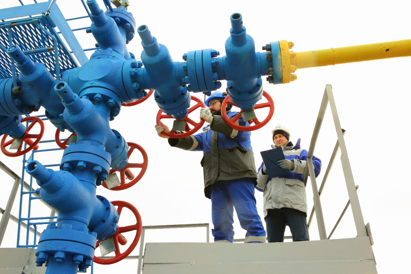 Операторы по исследованию скважин выполняли газодинамические исследования со спуском глубинного прибора