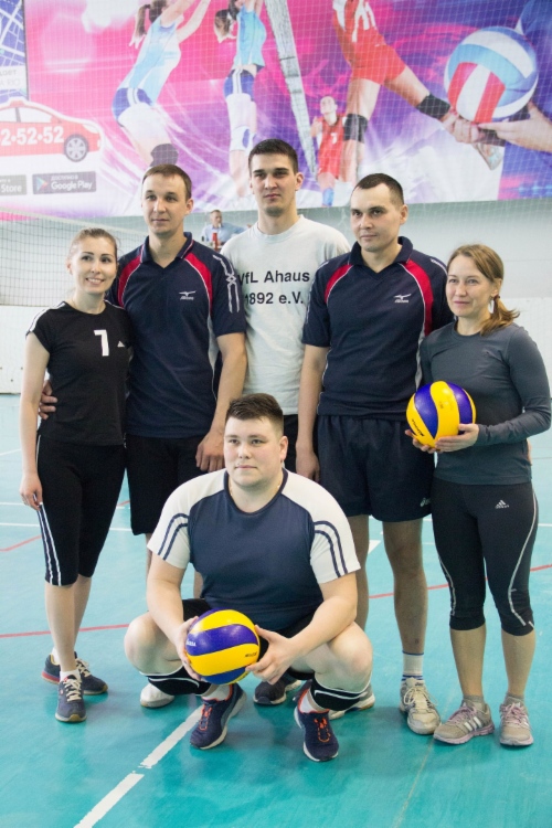 Команда по волейболу