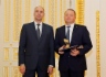 Губернатор Оренбургской области Денис Паслер вручил награды конкурса заместителю генерального директора ООО «Газпром добыча Оренбург» Сергею Шалимову