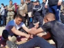 Тундровики соревнуются в перетягивании палки