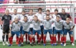 Российская команда на чемпионате мира по футболу «6 на 6» перед поединком с американцами. Греция, 2019 год. Фото с сайта Любительской футбольной лиги