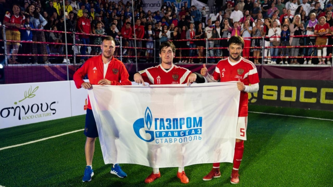 Слева направо: Александр Куксов, Рустам Рамазанов и Заурбек Икоев на чемпионате мира по футболу «6 на 6», Греция, 2019 год
