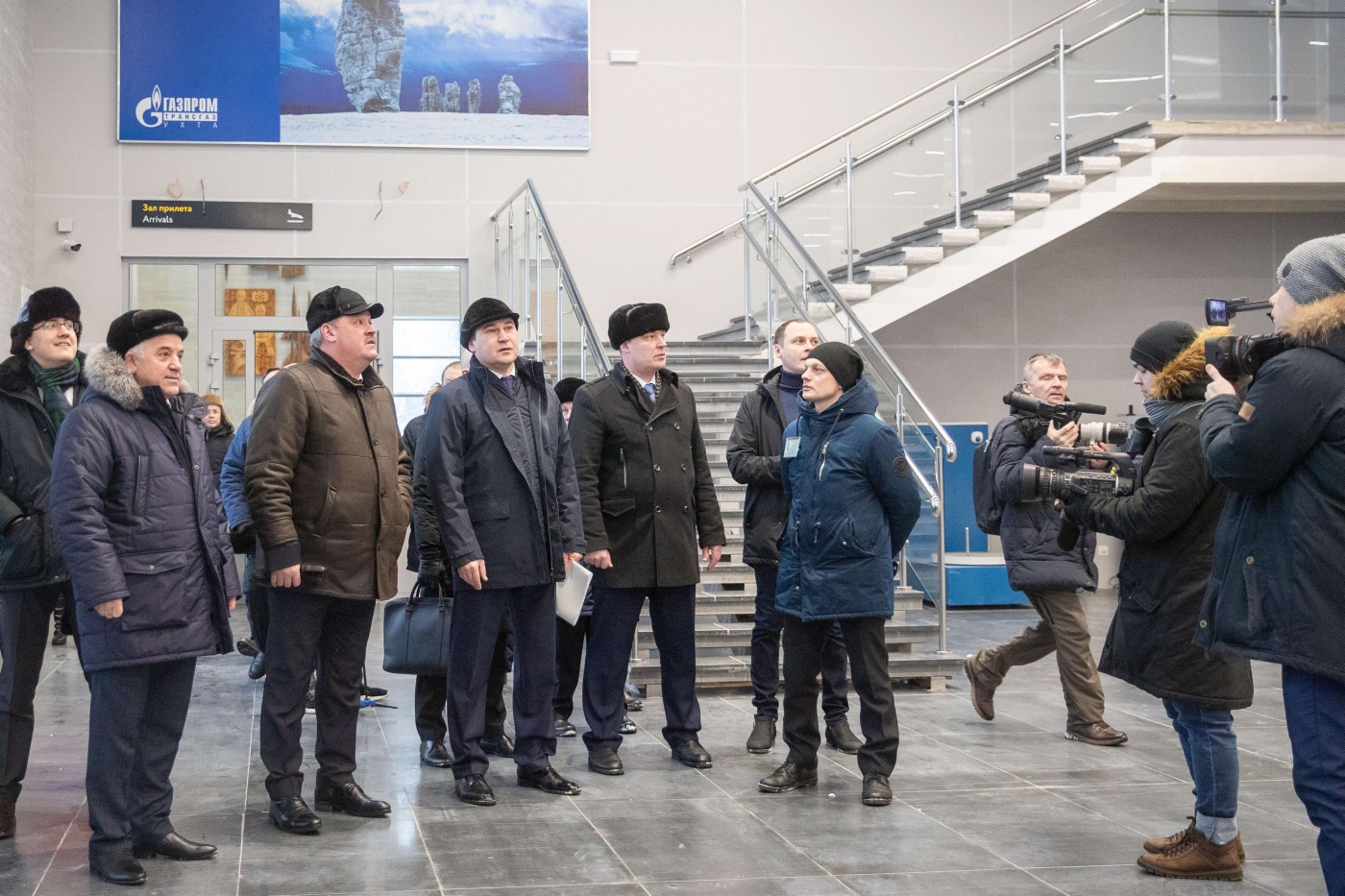 Осмотр здания ухтинского аэропорта Александром Гайворонским и Сергеем Гапликовым