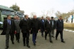 В рамках совещания в Минске по развитию сотрудничества между «Газпромом» и белорусскими предприятиями Виталий Маркелов (пятый слева) и Владимир Семашко (третий справа) посетили выставочные экспозиции с новыми образцами техники и оборудования ОАО «Минский автомобильный завод» и ОАО «Минский моторный завод»