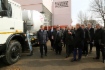 В рамках совещания в Минске по развитию сотрудничества между «Газпромом» и белорусскими предприятиями Владимир Семашко (в центре) и Виталий Маркелов (четвертый справа) посетили выставочные экспозиции с новыми образцами техники и оборудования ОАО «Минский автомобильный завод» и ОАО «Минский моторный завод»