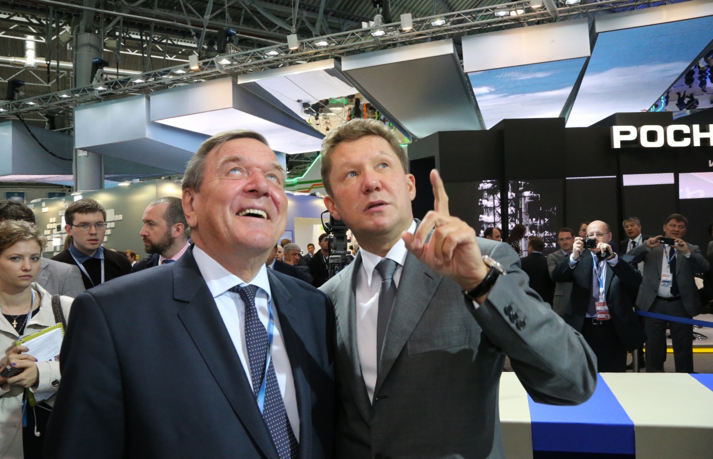 Председатель Комитета акционеров Nord Stream AG Герхард Шредер и Алексей Миллер