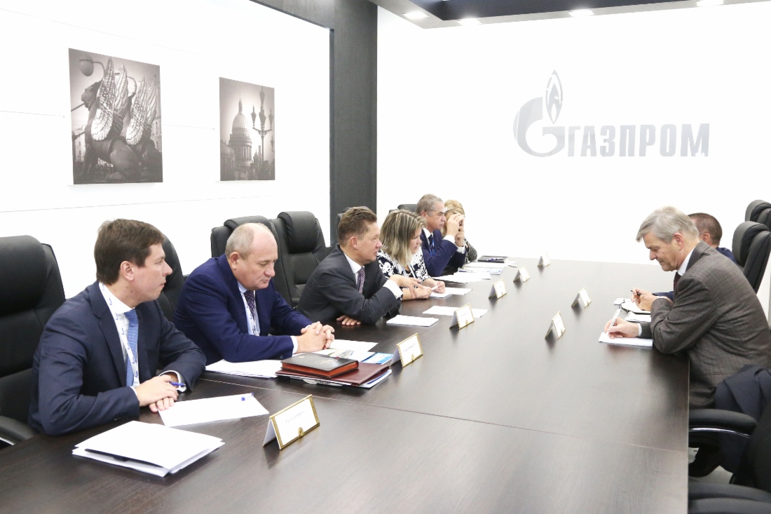 В рамках V Петербургского международного газового форума состоялась рабочая встреча Алексея Миллера и Главного исполнительного директора Fluxys Вальтера Пираера