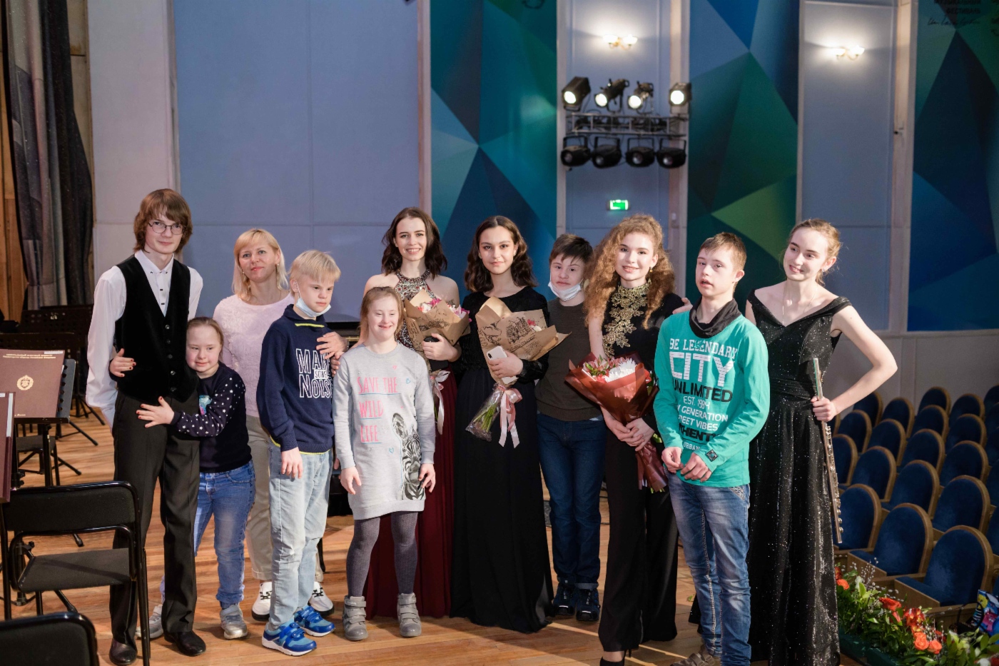 Музыканты проекта Junior Music Tour с детьми