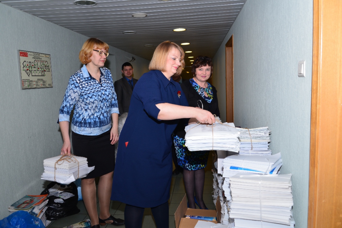 В разряд вторсырья попали старые газеты, журналы, рекламные буклеты и картонные коробки