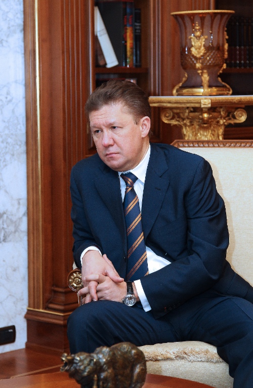 Алексей Миллер во время встречи с министром энергетики и промышленности Республики Таджикистан Шерали Гулом