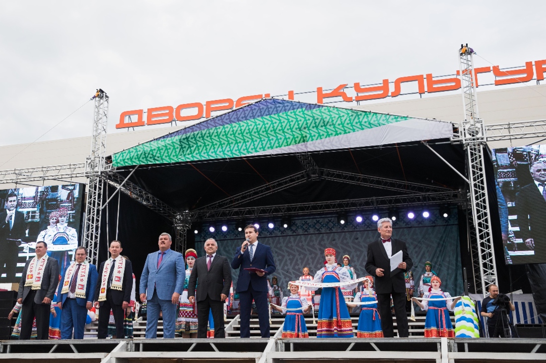 В рамках празднования Дня Республики Коми, Александру Гайворонскому, генеральному директору ООО «Газпром трансгаз Ухта», вручено благодарственное письмо Президента Российской Федерации