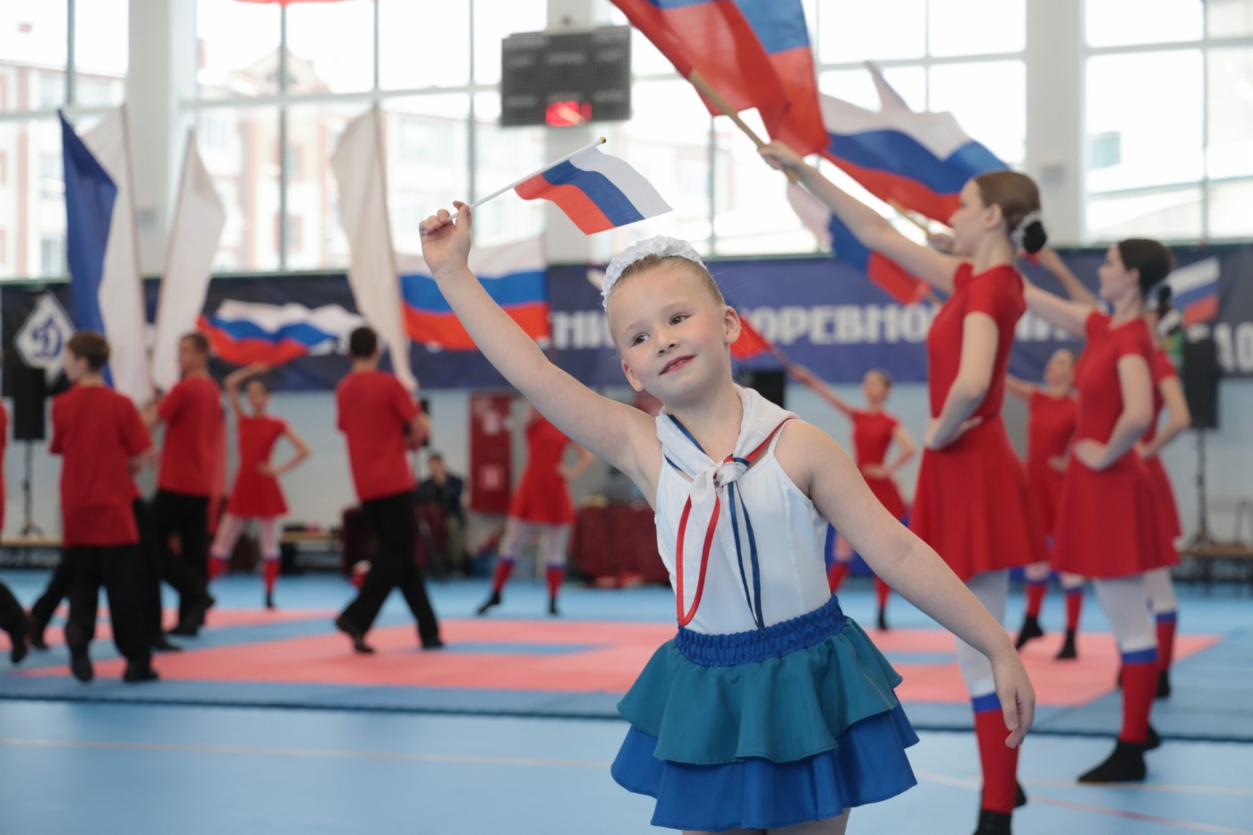 Выступление местного хореографического ансамбля