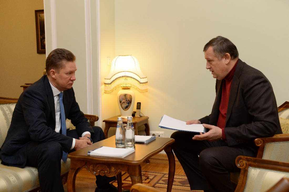 Алексей Миллер и Александр Дрозденко во время рабочей встречи