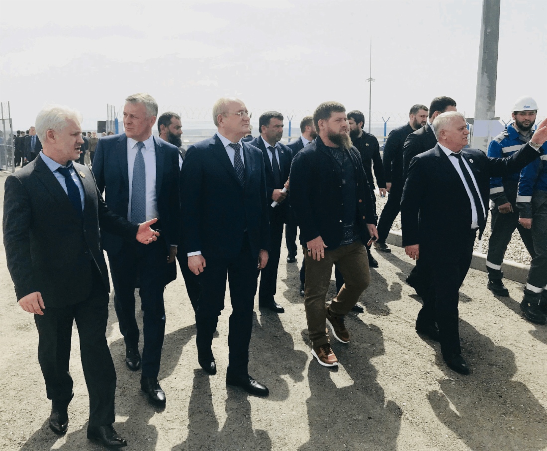 В центре — Виталий Маркелов и Рамзан Кадыров