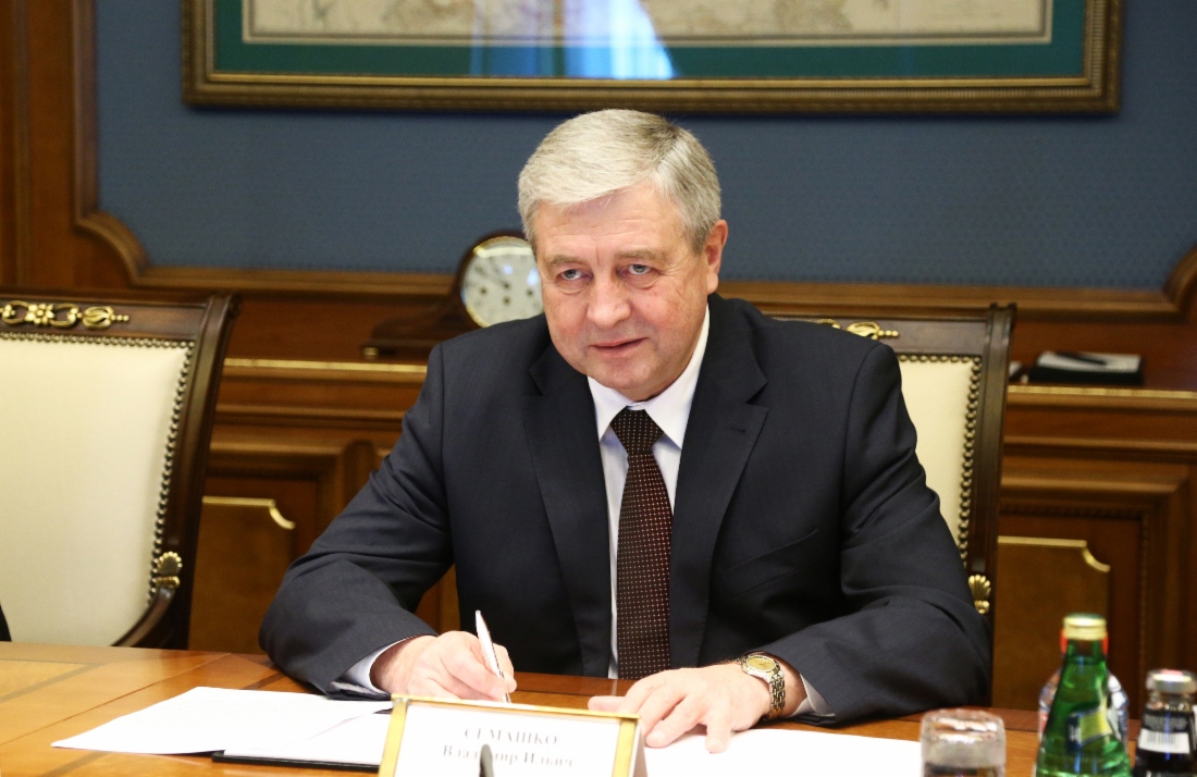 Владимир Семашко во время рабочей встречи с Алексеем Миллером