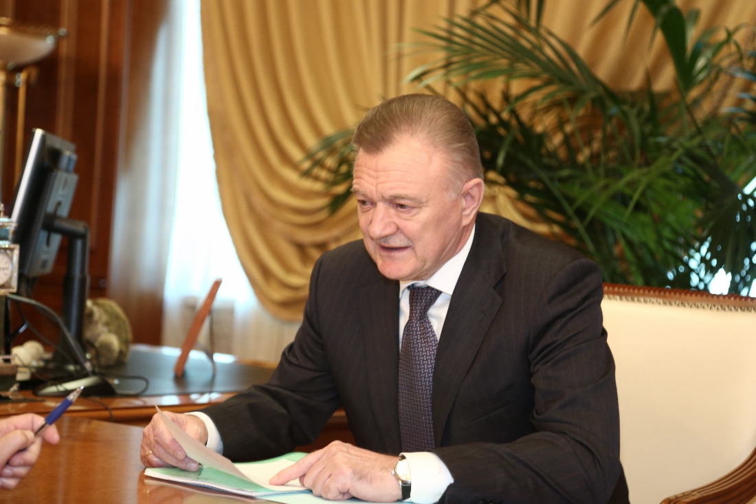 Олег Ковалев во время рабочей встречи с Алексеем Миллером