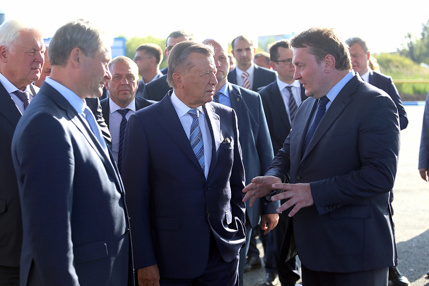 Губернатор Курганской области Алексей Кокорин, Виктор Зубков и генеральный директор ООО «Газпром газомоторное топливо» Михаил Лихачев