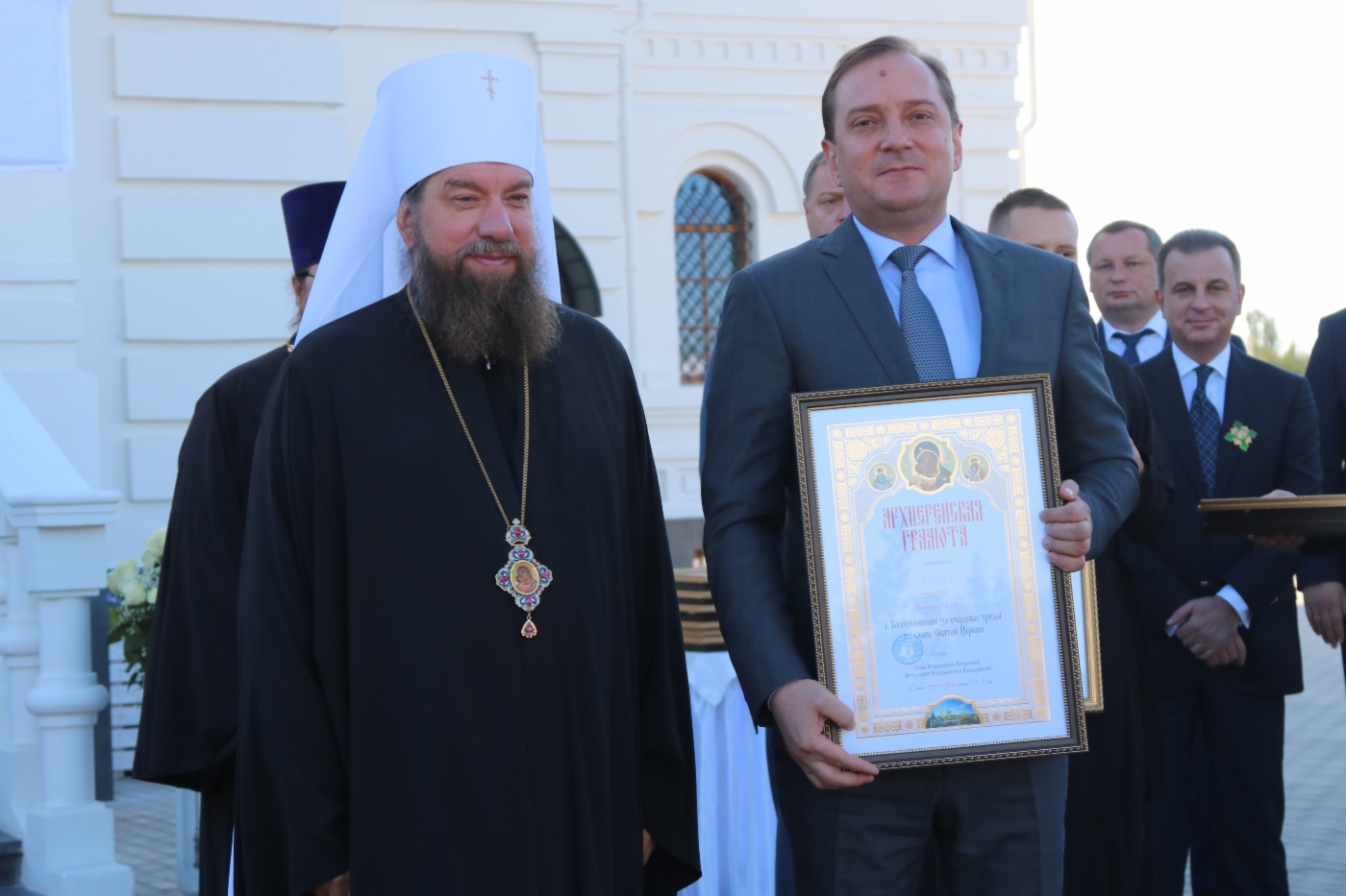 Архиерейской грамотой награжден начальник газопромыслового управления Андрей Екотов