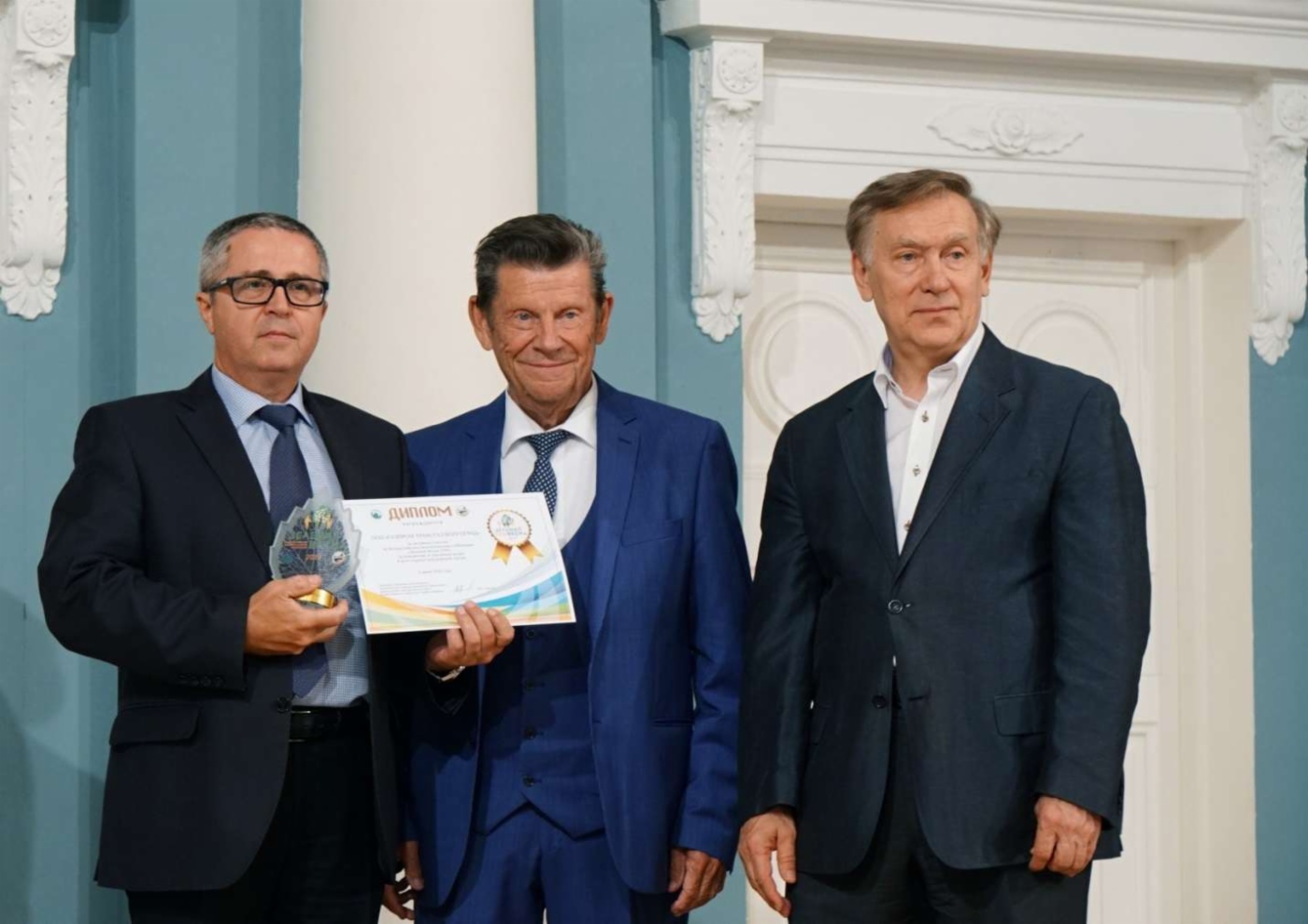 Награда вручена заместителю начальника Отдела охраны окружающей среды и энергосбережения ООО «Газпром трансгаз Волгоград» Игорю Павлову