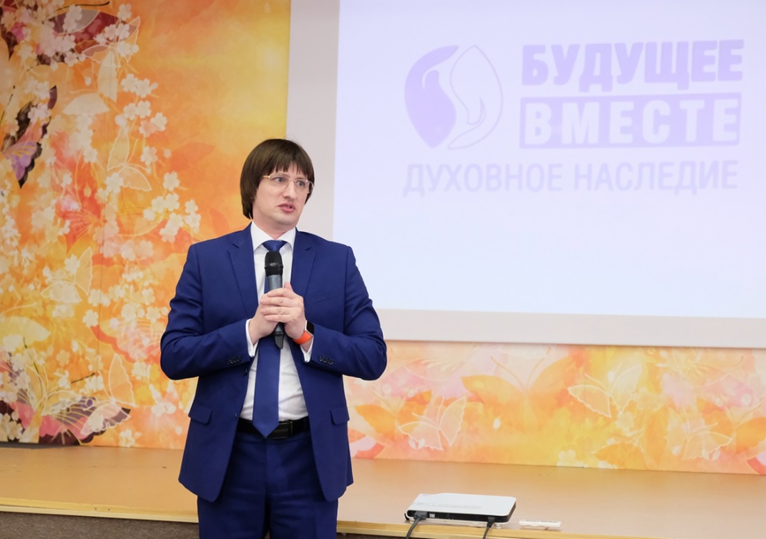 Заместитель начальника отдела кадров и трудовых отношений компании «Газпром добыча Уренгой» Андрей Кривошеев